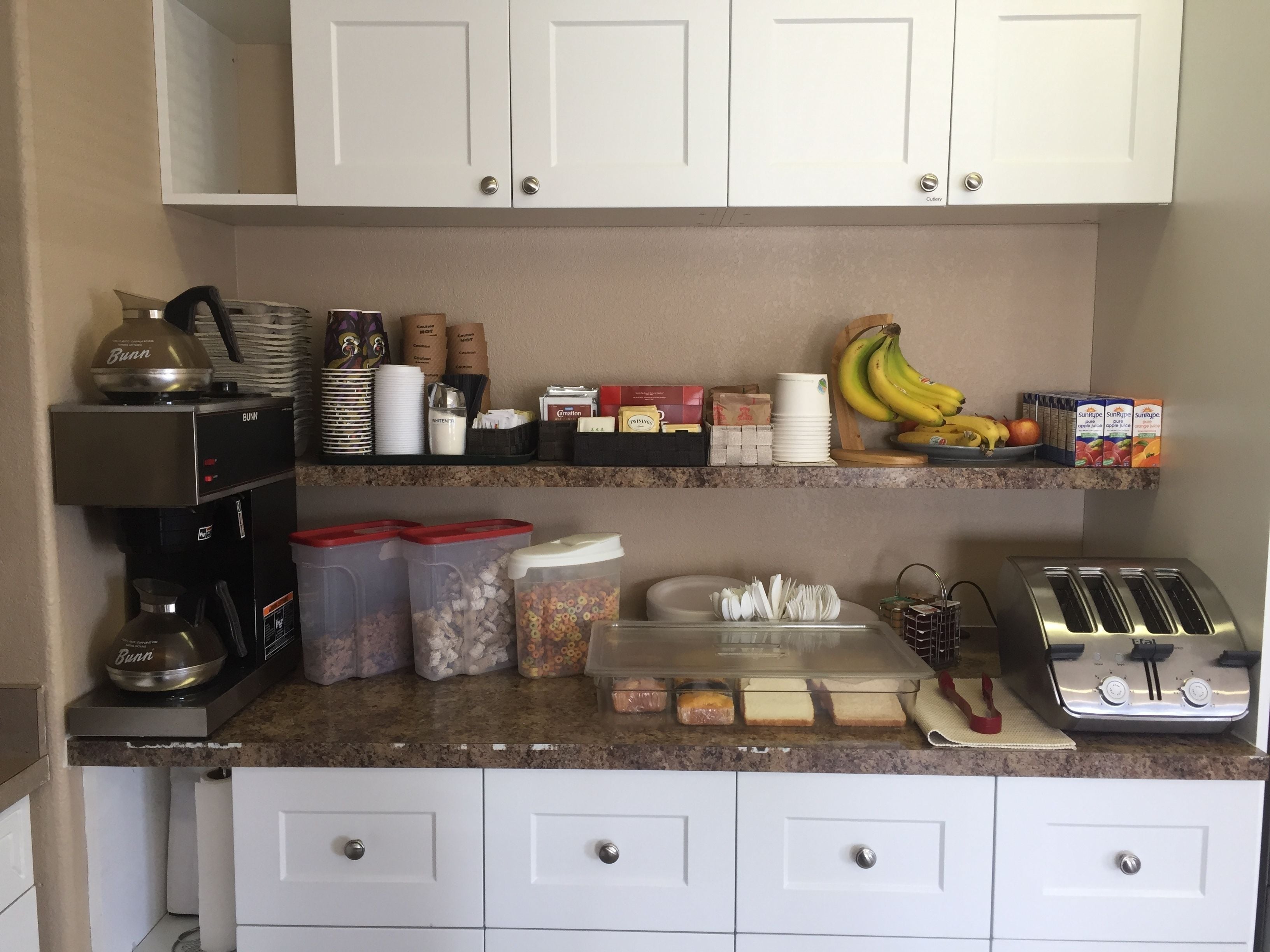 Free daily continental breakfast
