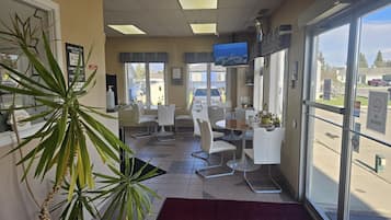 Coin salon dans le hall