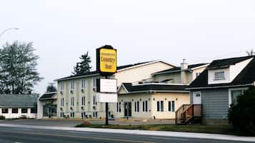 Vista frontal de la propiedad