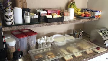Free daily continental breakfast