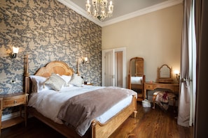 Suite, Private Bathroom (Butler) | 1 bedroom, soundproofing