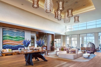 Hotel entrance and lobby at Pasea Hotel & Spa
