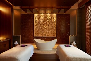 Ruang perawatan pasangan, sauna, hot tub, dan perawatan tubuh