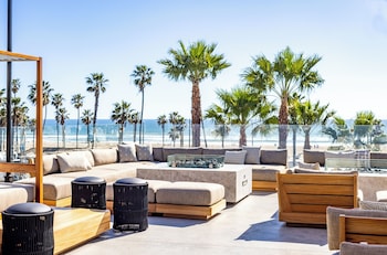 2 bars/lounges, poolside bar at Pasea Hotel & Spa