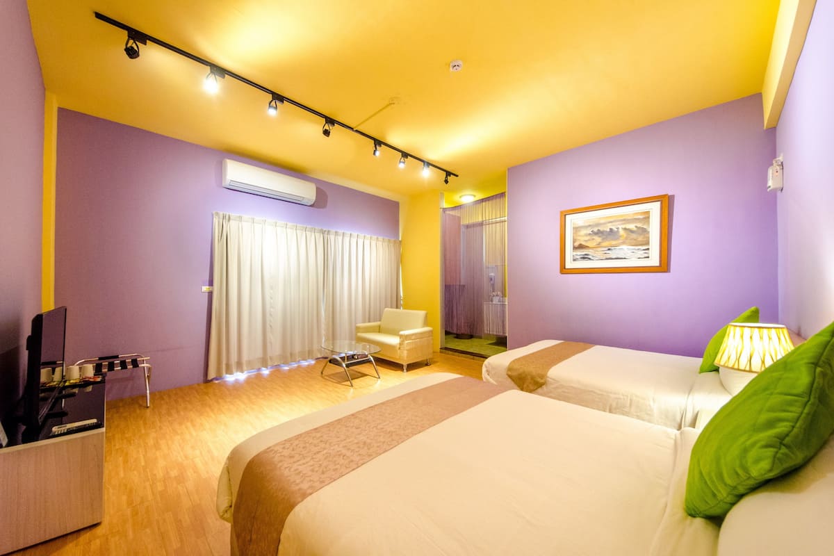 1 bedroom, premium bedding, down duvets, individually decorated