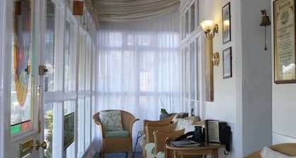 Dolphin Guest House