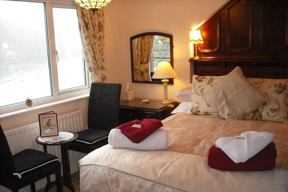 Standard Double Room, Ensuite, River View (Second Floor)