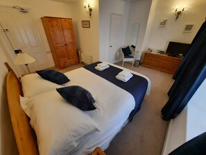 Double Room (Room 6)