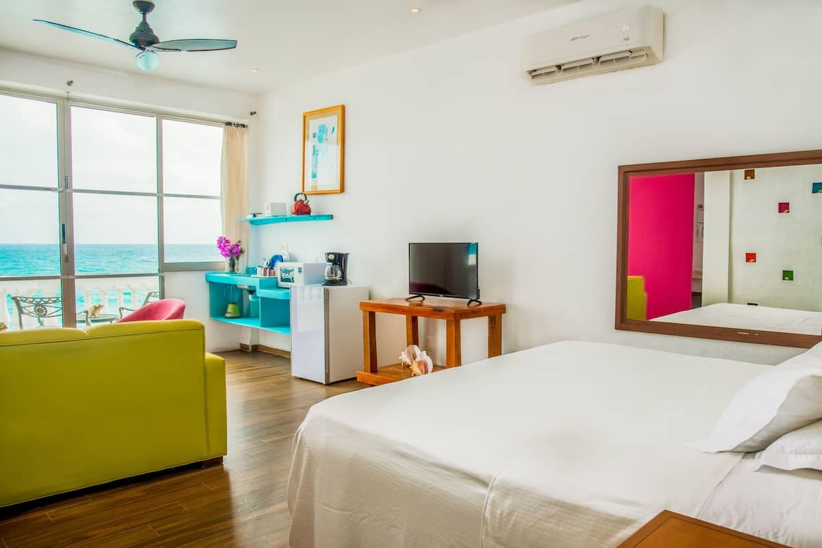 Suite Six | Brankas, setrika/meja setrika, Wi-Fi gratis, dan didekorasi berbeda-beda