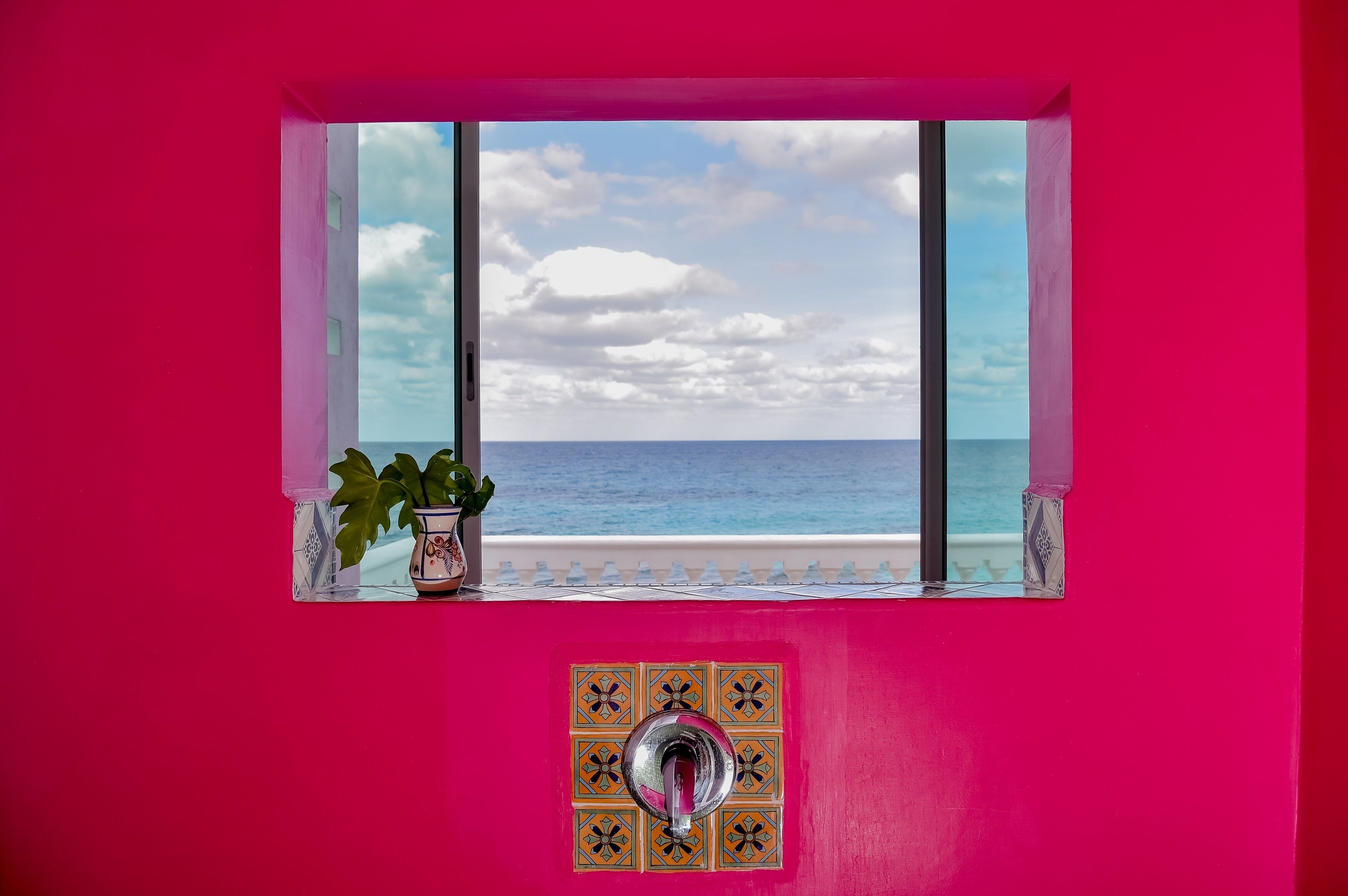 Suite Six | Baño | Regadera, amenidades de baño gratuitas, secadora de cabello, toallas 