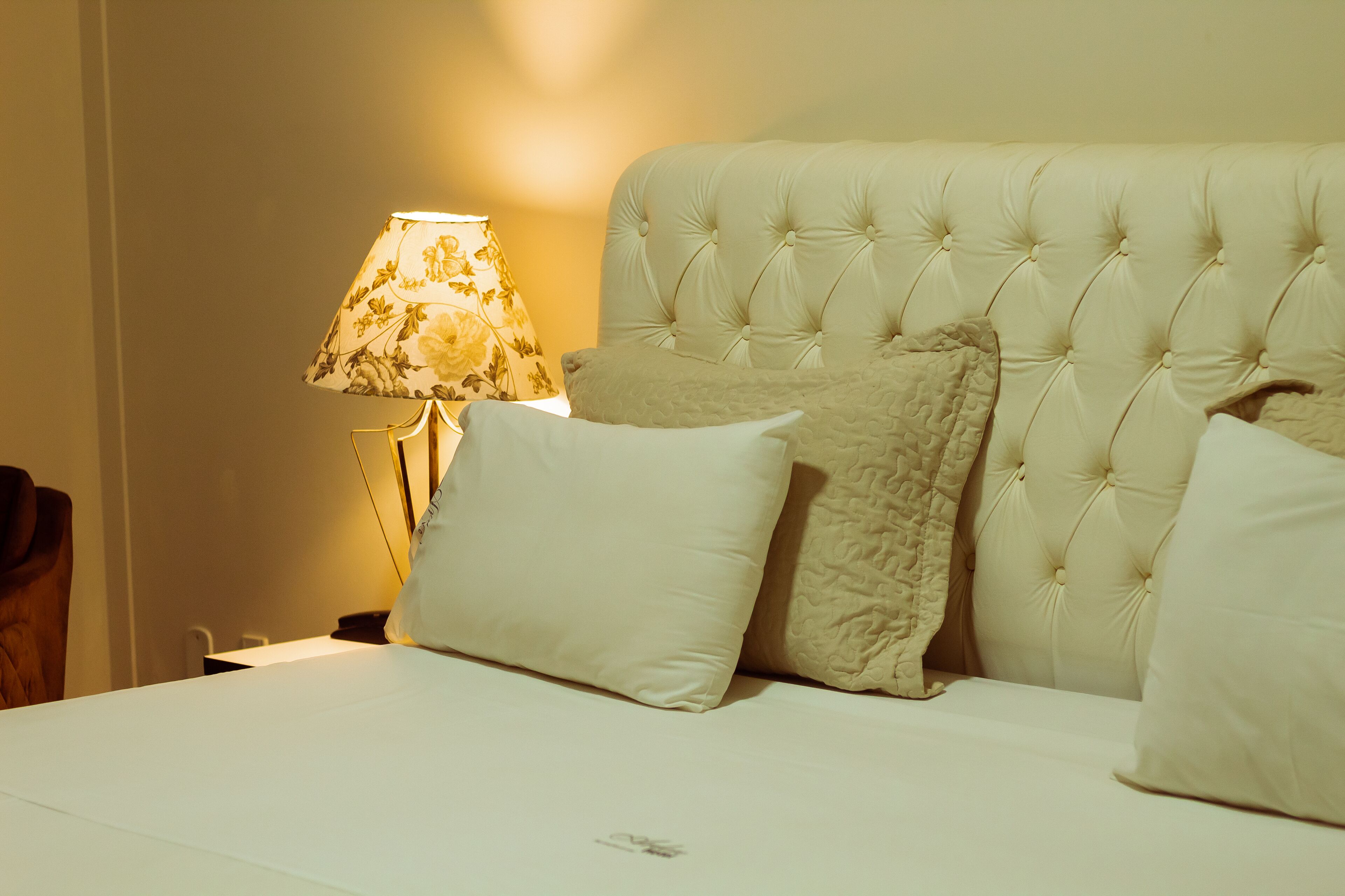 deluxe double or twin room | minibar, in-room safe, individually decorated, cots/infant beds