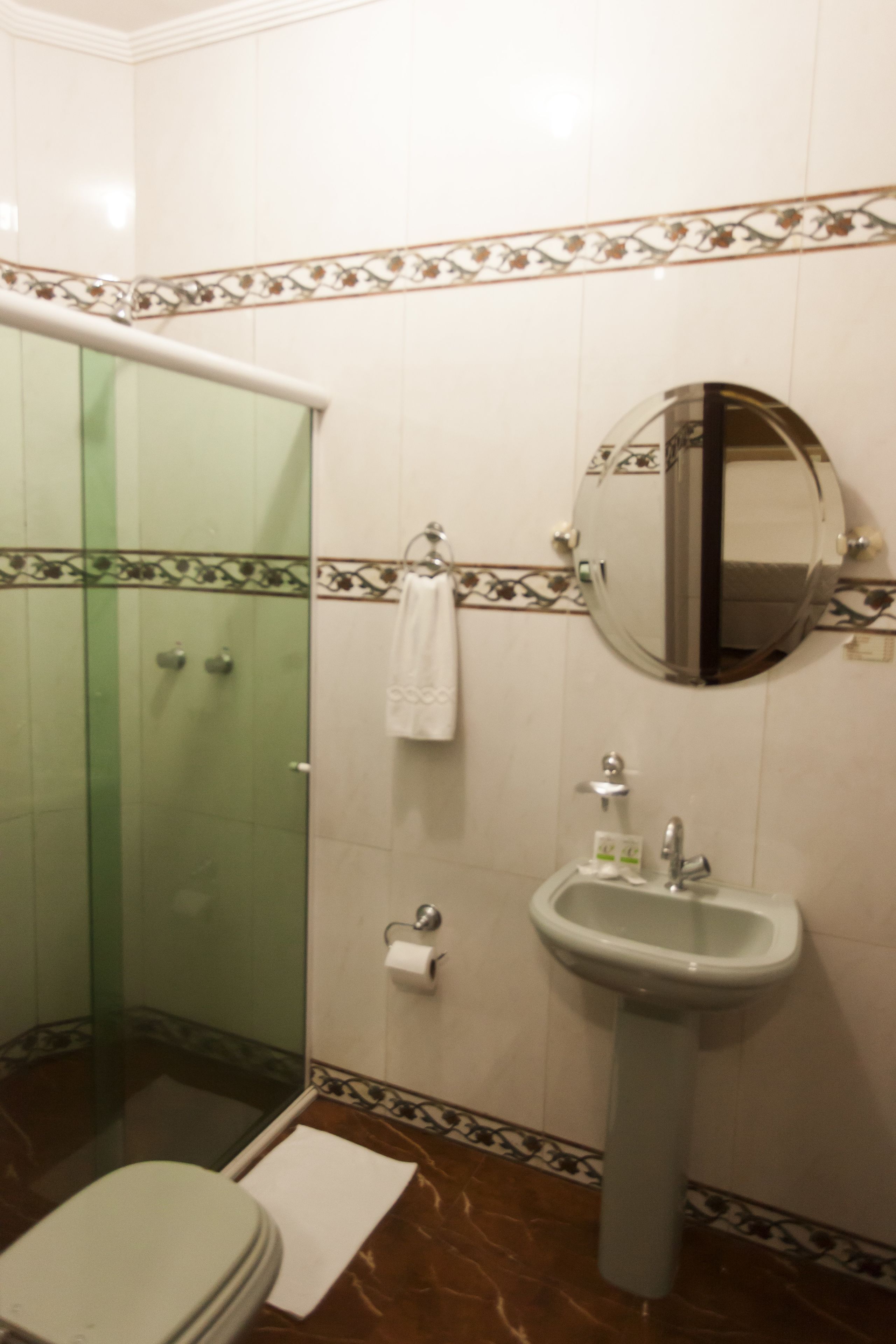 standard room | bathroom | shower, towels