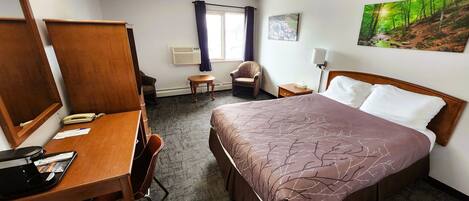 Deluxe Room, 1 Queen Bed