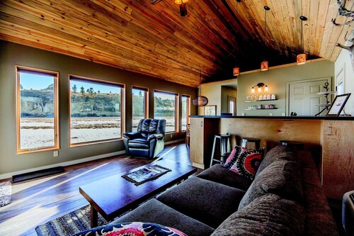 Yellowstone River Lodge