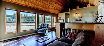 Yellowstone River Lodge