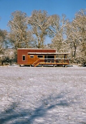 Comfort Cabin | Individually decorated, individually furnished - Yellowstone River Lodge (Columbus)