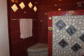 Bungalow, Accessible, Mountain View (Guanacaste) | Bathroom | Shower, free toiletries, hair dryer, towels - Cascata Del Bosco (San Vito)