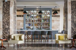 14 bars/lounges, 4 swim-up bars, 4 poolside bars, beach bar - Majestic Mirage Punta Cana, All Suite Resort - All Inclusive (Punta Cana)