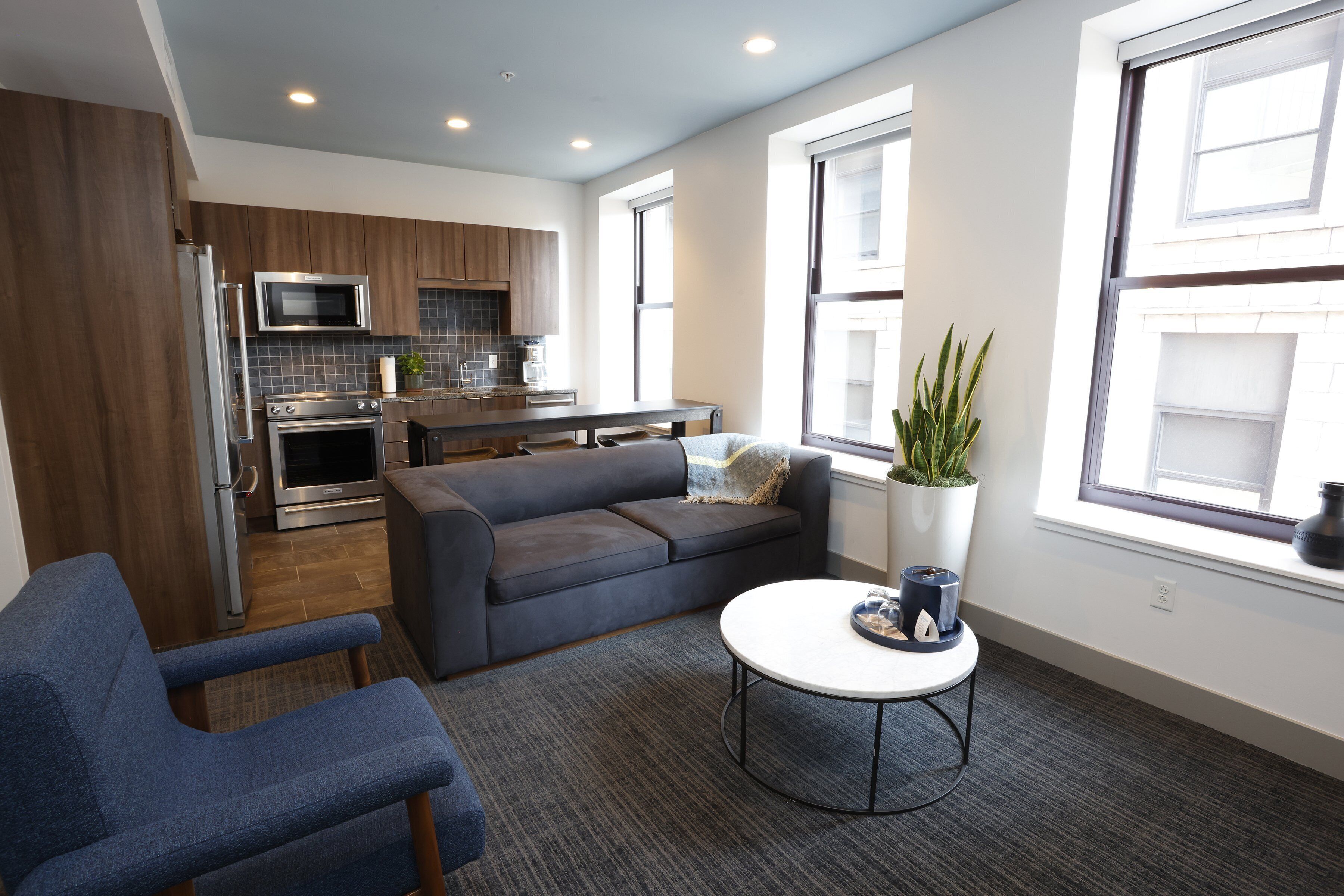 1 bedroom, frette italian sheets, premium bedding, down duvets