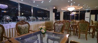Hotel Moe Thee