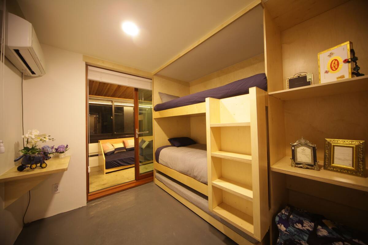Ropa de cama de alta calidad, decoración personalizada y escritorio