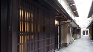 숙박 시설 입구