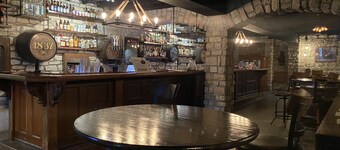 Hermann Crown Suites
