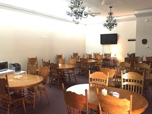 Daily buffet breakfast (USD 1 per person)