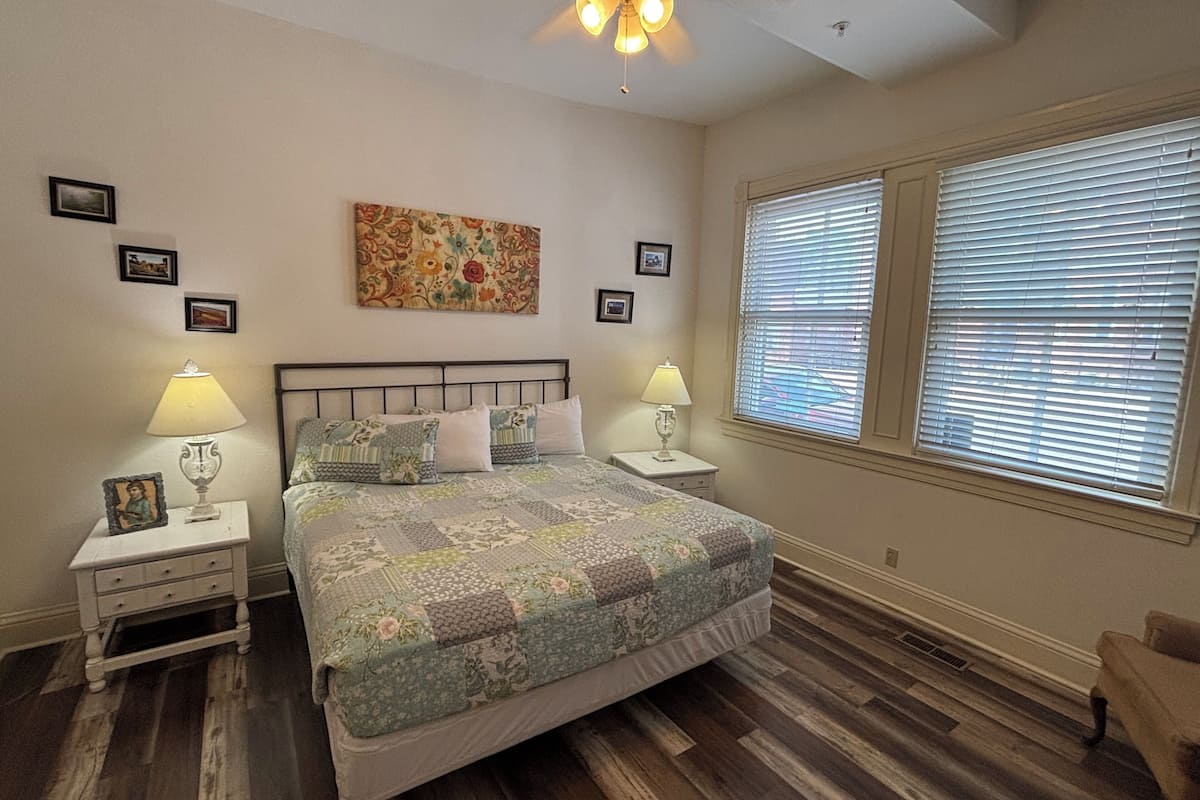 1 bedroom, individually decorated, individually furnished