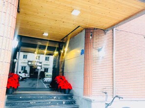 숙박 시설 입구