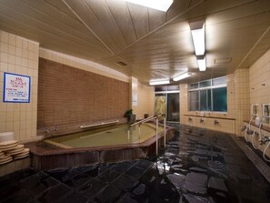 Indoor spa tub - Nagasaki Blue Sky Hotel (Nagasaki)