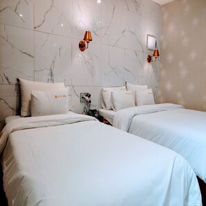 Desk, laptop workspace, blackout drapes, free WiFi - Gukje Business Hotel (Gwangju)