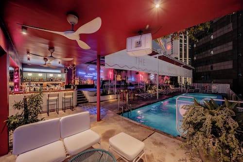 Outdoor pool, sun loungers
