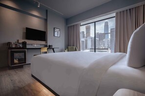 Premium bedding, Tempur-Pedic beds, free minibar, in-room safe - The Kuala Lumpur Journal (Kuala Lumpur)