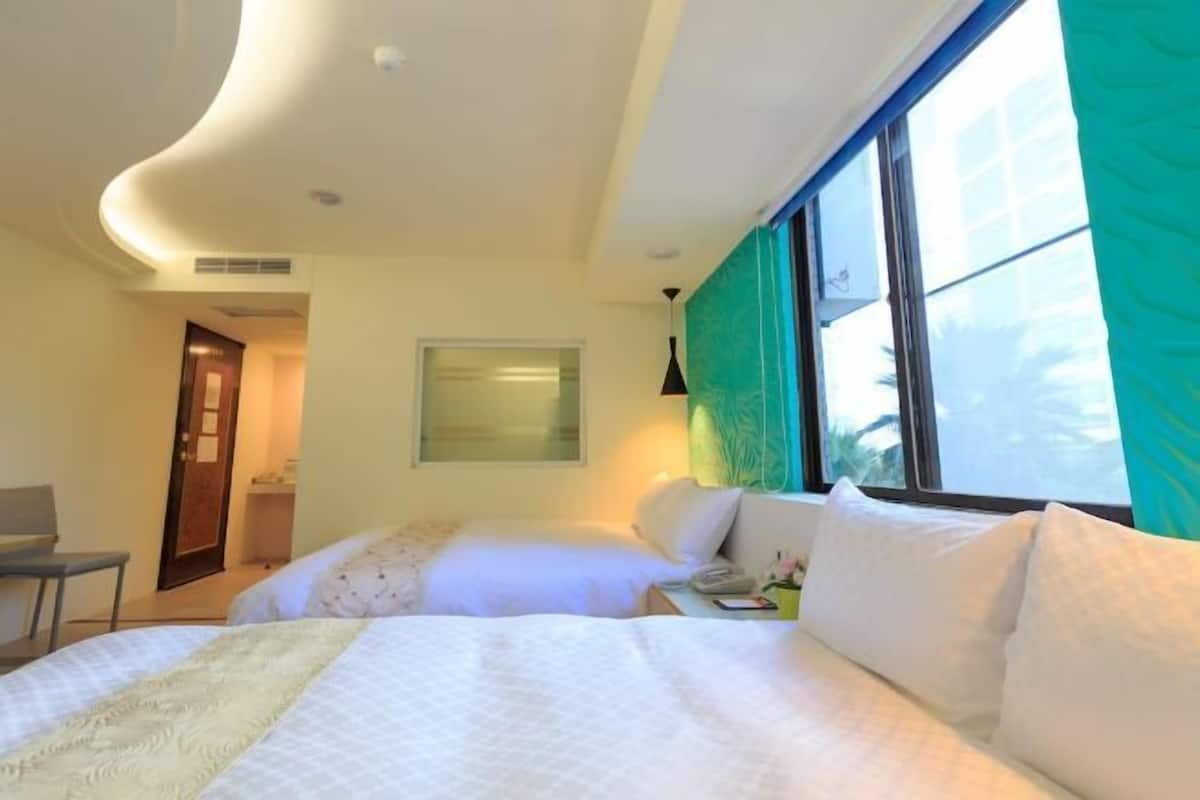 Blackout curtains, free WiFi, bed sheets