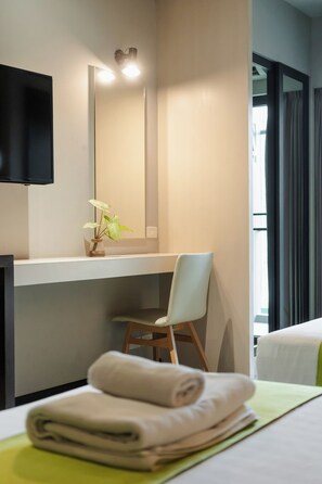 Standard Twin Room | In-room safe, desk, free WiFi - 3 Season (Chiang Mai)