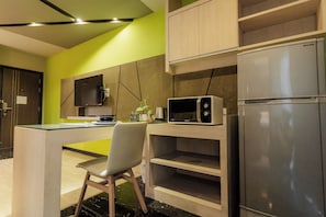 Deluxe Room | Private kitchen