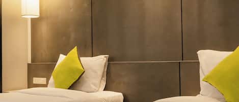 Standard-Zweibettzimmer | Zimmersafe, Schreibtisch, kostenloses WLAN