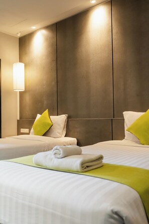 Standard Twin Room | In-room safe, desk, free WiFi - 3 Season (Chiang Mai)