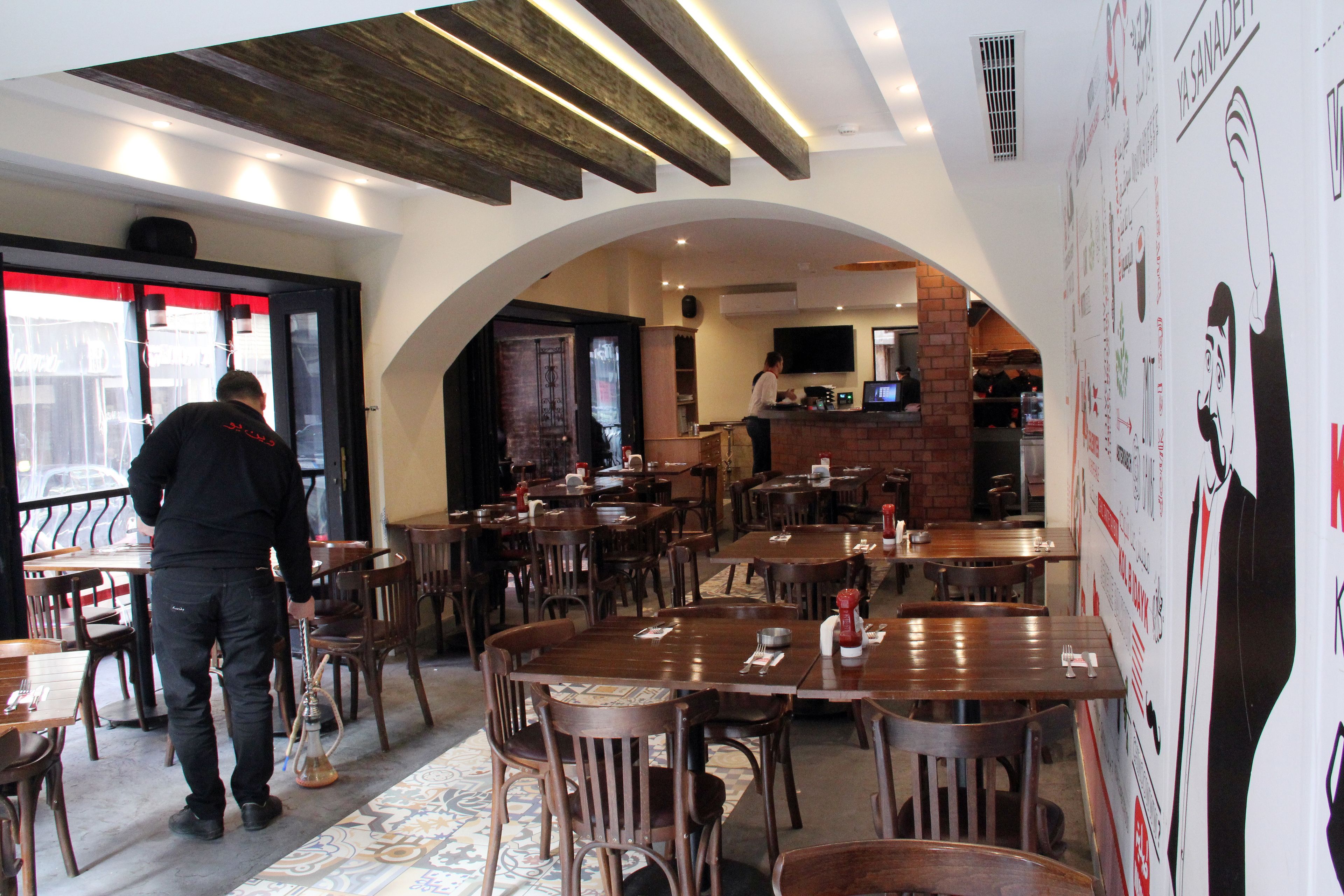 Lunsj, middag og brunsj serveres, lokale retter 