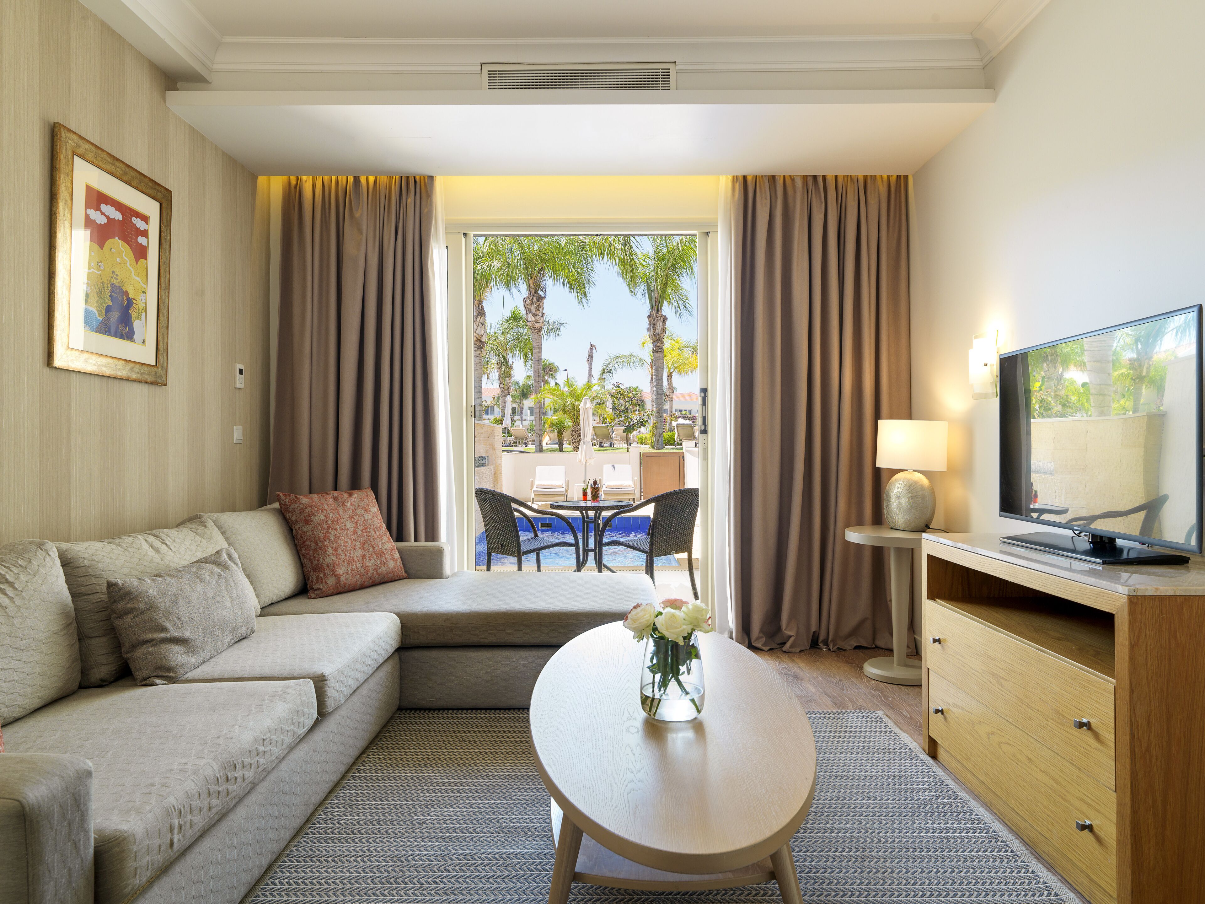 suite, garden area (private pool) | 1 bedroom, free minibar items, in-room safe, desk