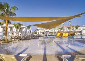 Indoor pool, 6 outdoor pools, pool umbrellas, sun loungers