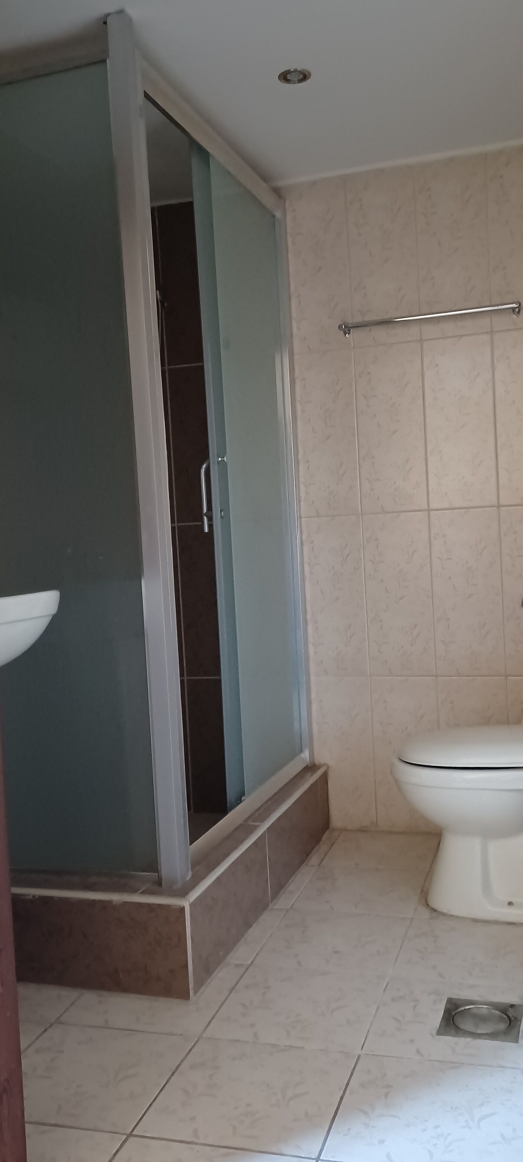 desk, blackout curtains, soundproofing, bed sheets