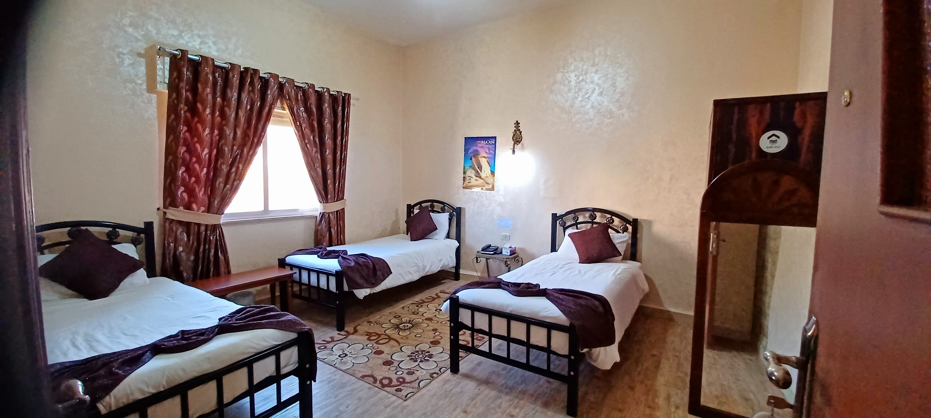 triple room | desk, blackout curtains, soundproofing, bed sheets