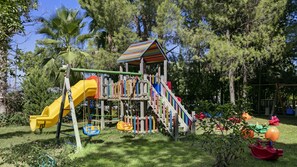 Children’s play area – outdoor