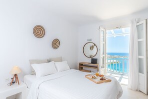 Luxury Villa, 4 Bedrooms, Pool Access, Sea View (Villa Thelgo 1)