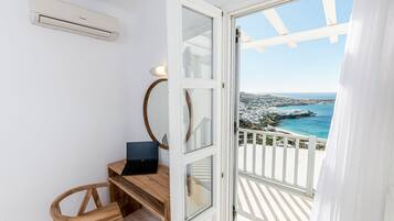 Luxury Villa, 3 Bedrooms, Pool Access, Sea View (Villa Thelgo 2)