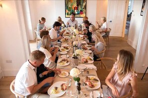 Petit déjeuner et dîner servis sur place, spécialités Cuisine scandinave