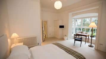 Superior tweepersoonskamer | Luxe beddengoed, individueel gedecoreerd, gratis wifi, beddengoed