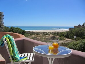 Top King/Twin Room with Shower & Bath | Balcony